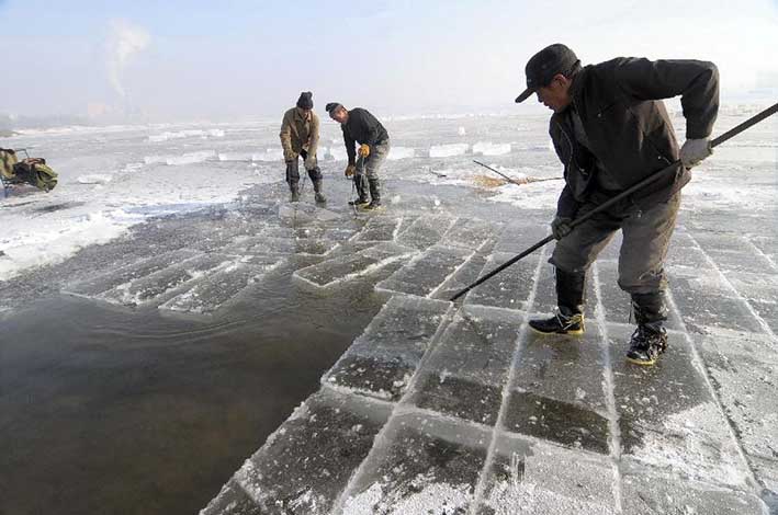 哈爾濱(bin)冬季采(cǎi)冰 采冰(bing)工具