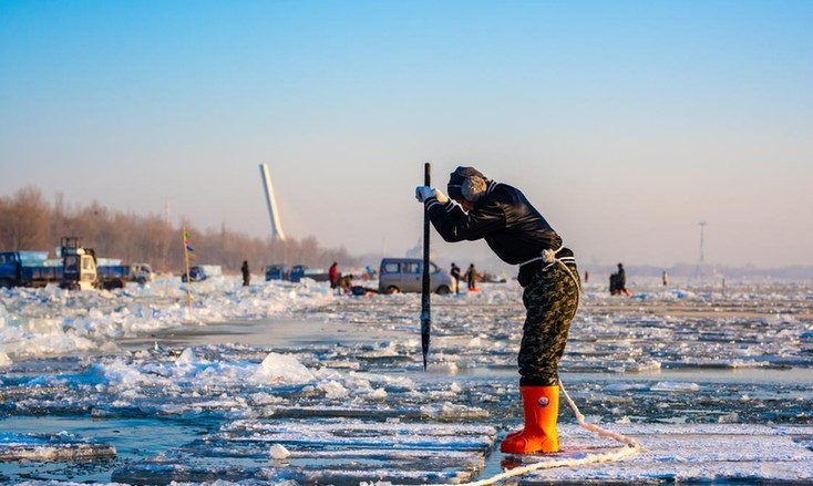 冰蹿 鑿(zao)冰工具(ju)